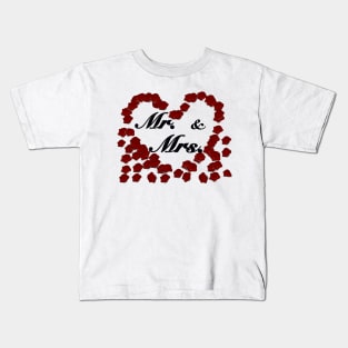 Mr and Mrs with red rose petals Kids T-Shirt